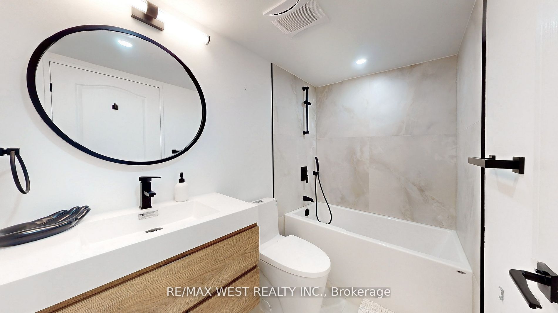 7 Townsgate Drive #1408