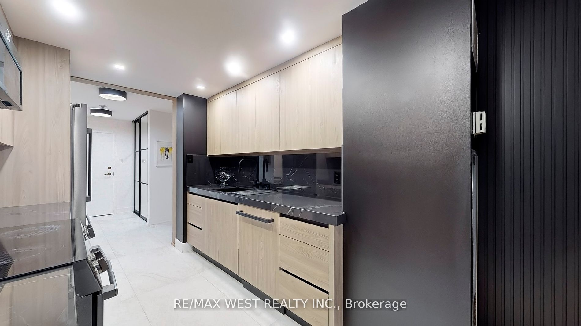 7 Townsgate Drive #1408