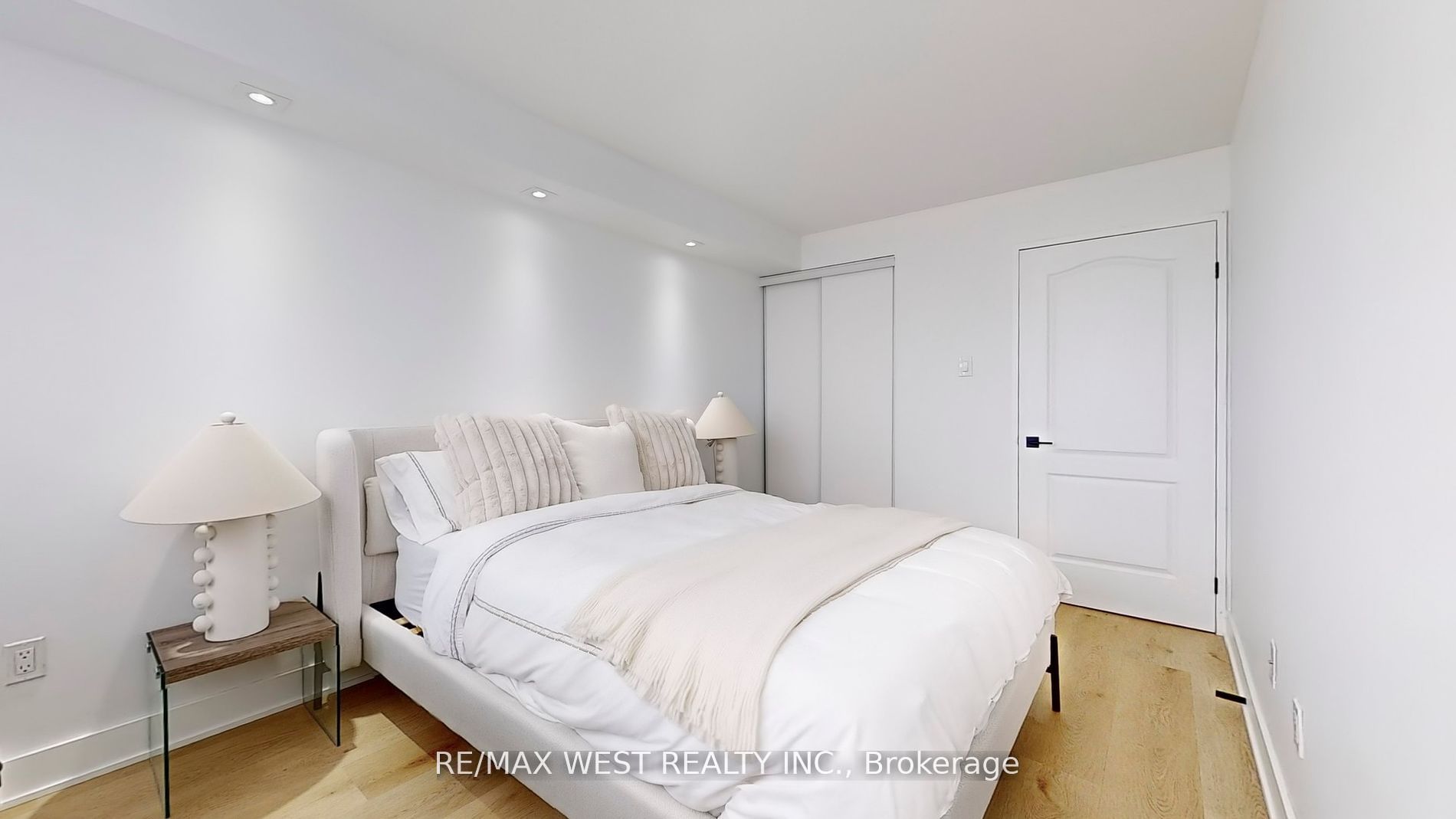 7 Townsgate Drive #1408