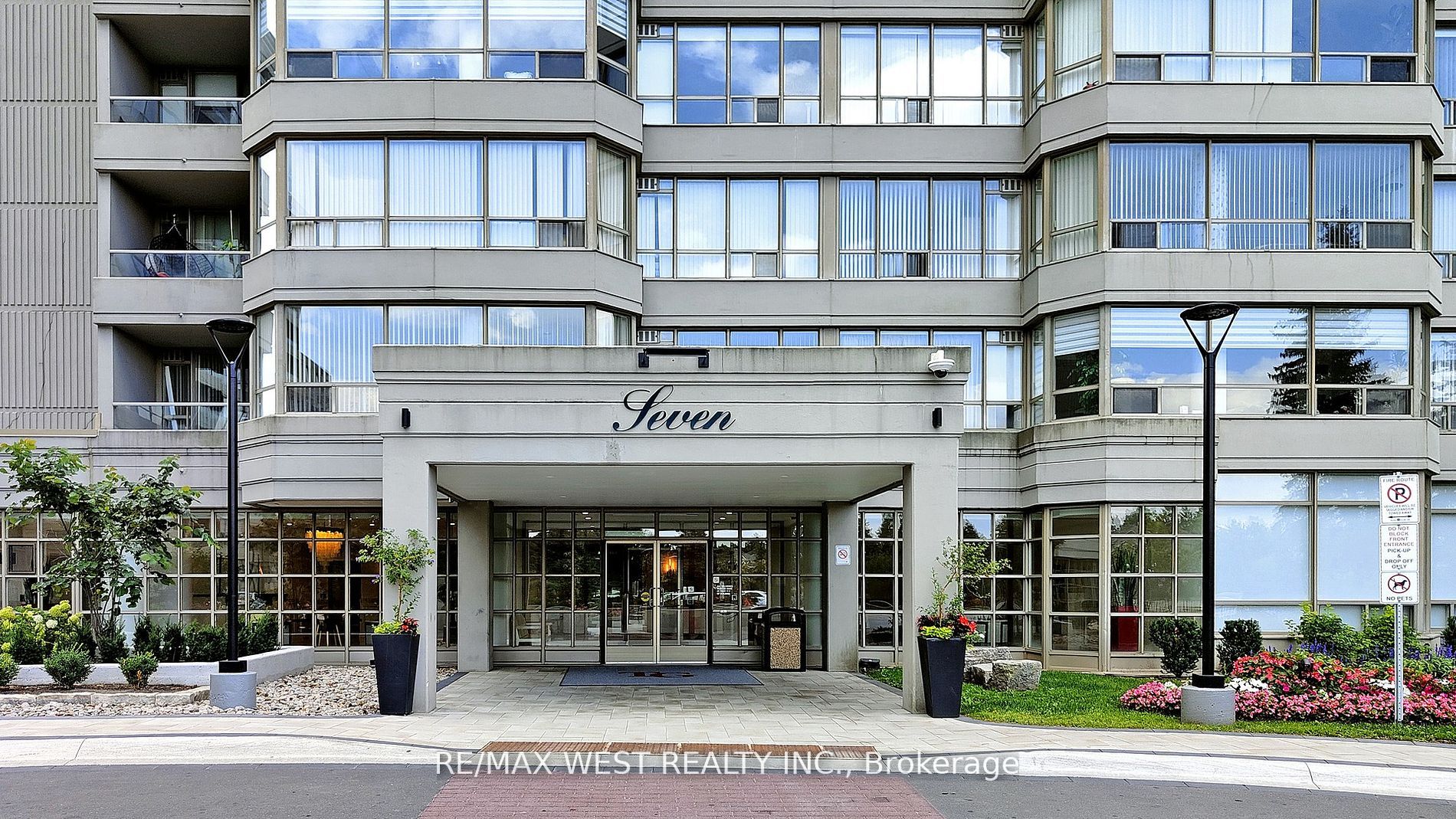 7 Townsgate Drive #1408