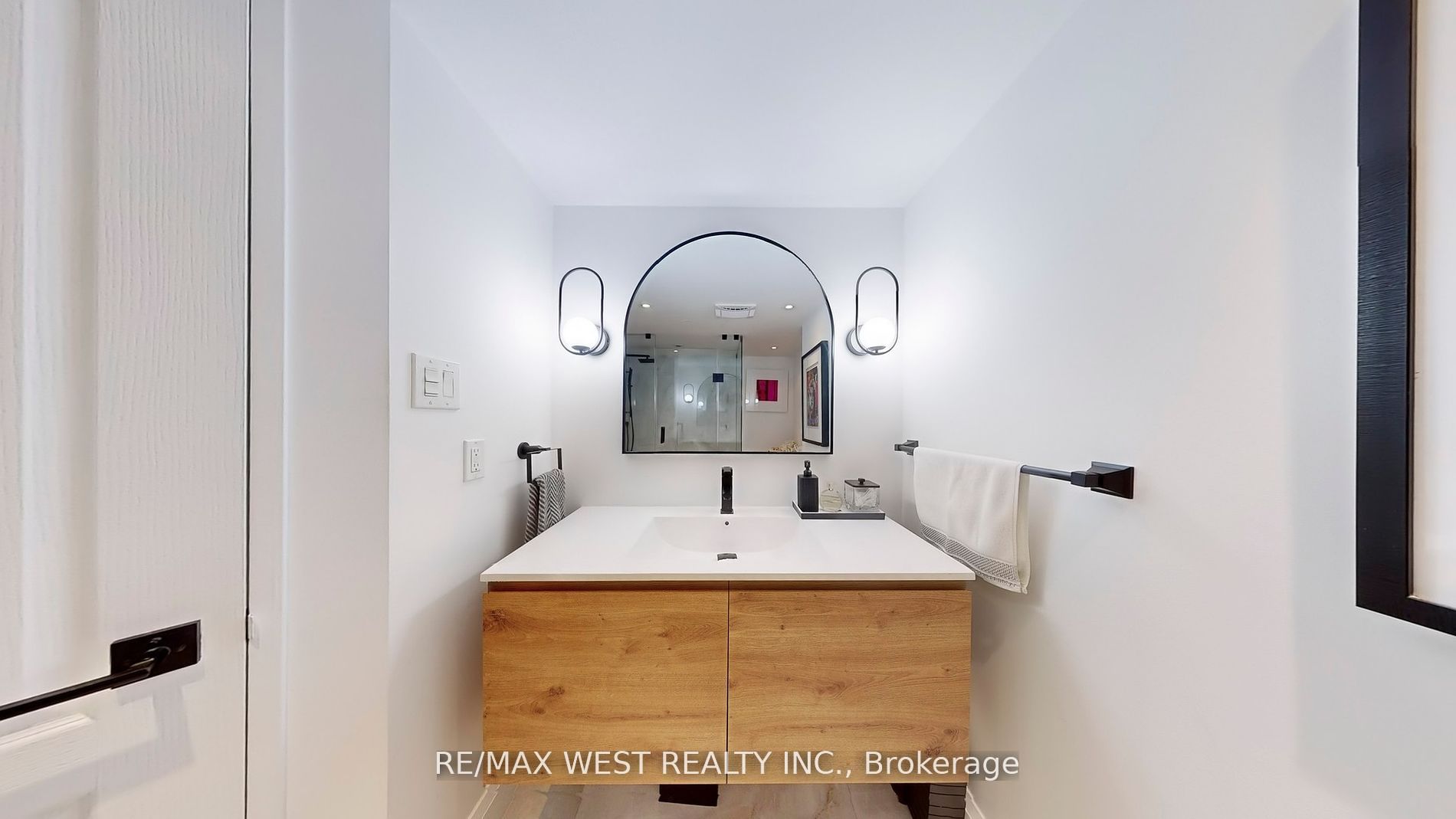 7 Townsgate Drive #1408