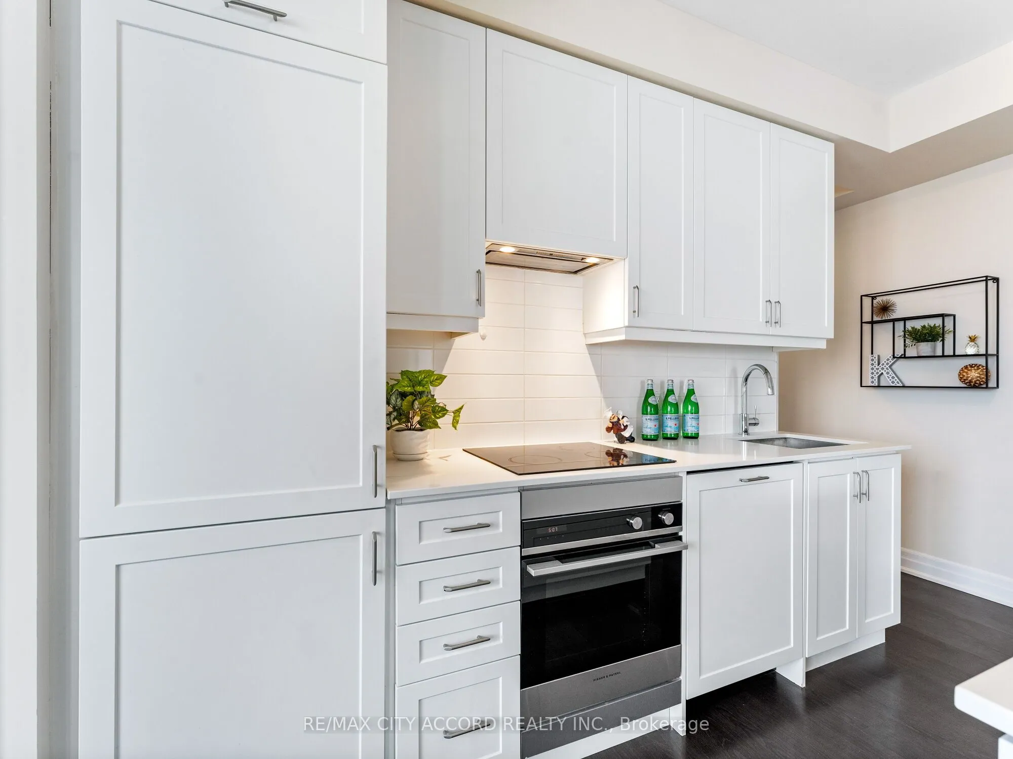 9085 Jane Street, #1709
