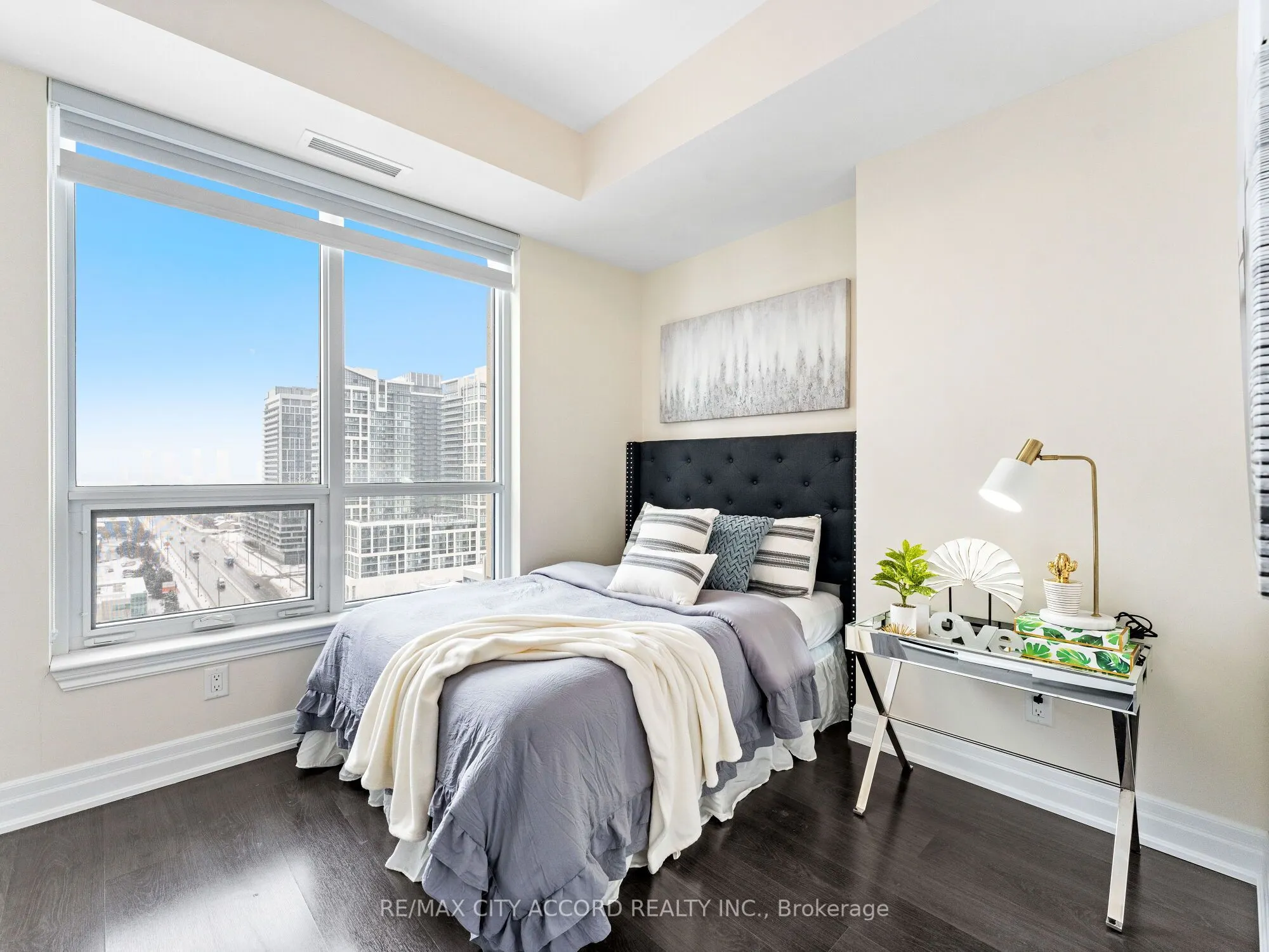 9085 Jane Street, #1709
