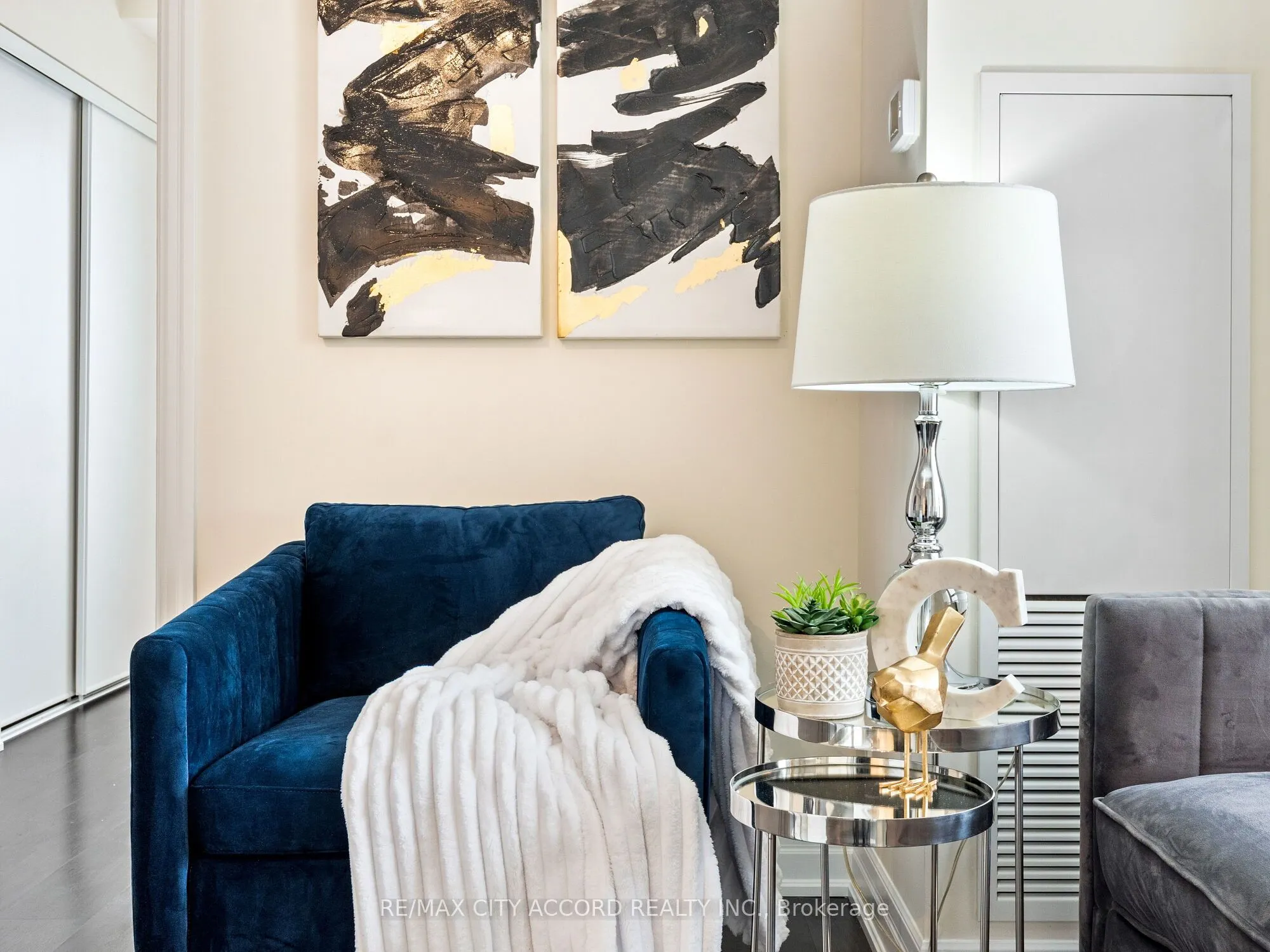 9085 Jane Street, #1709