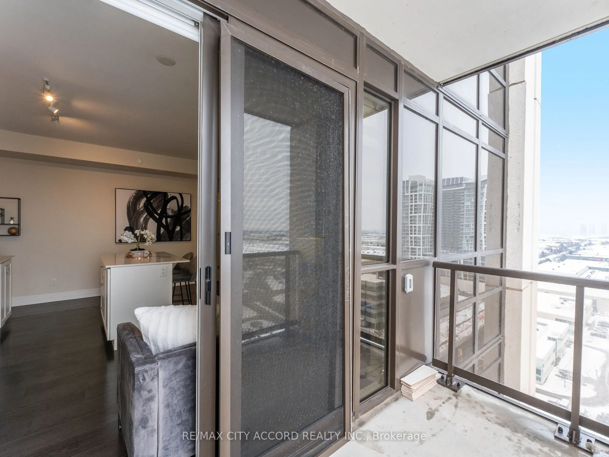 9085 Jane Street, #1709