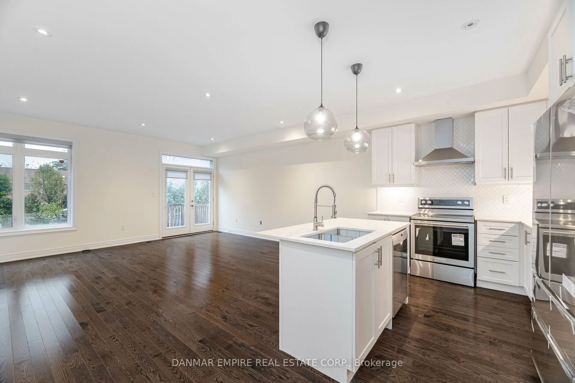 11 Hiawatha Court