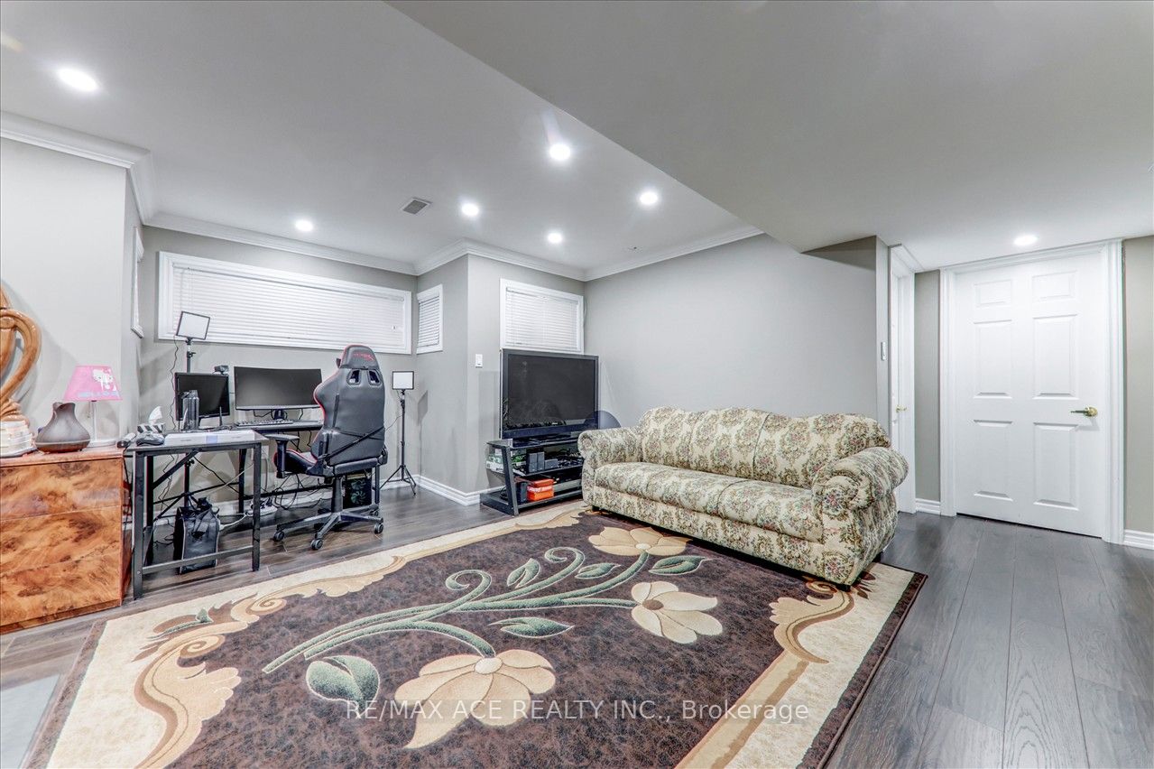 42 Grayleaf Drive