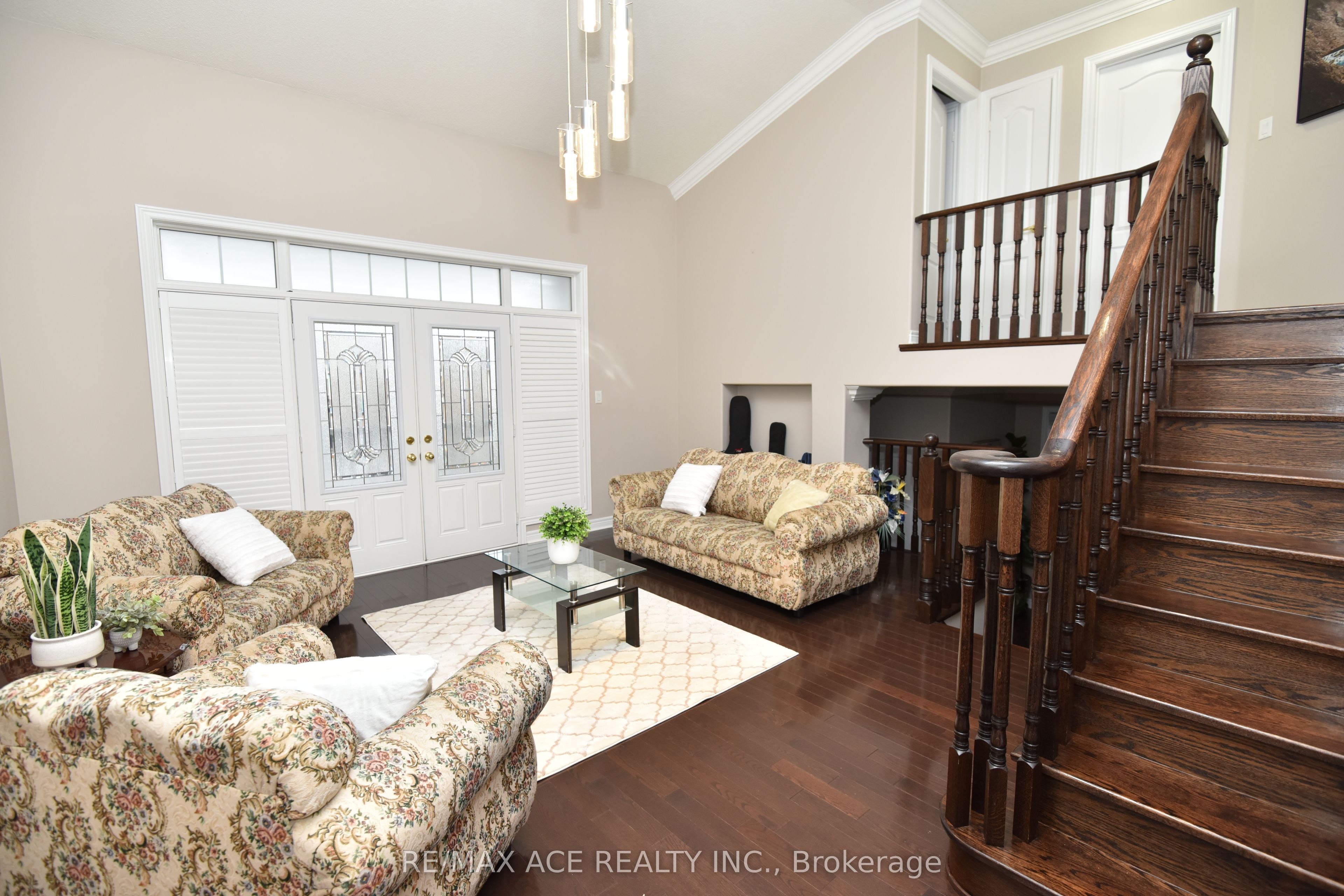42 Grayleaf Drive