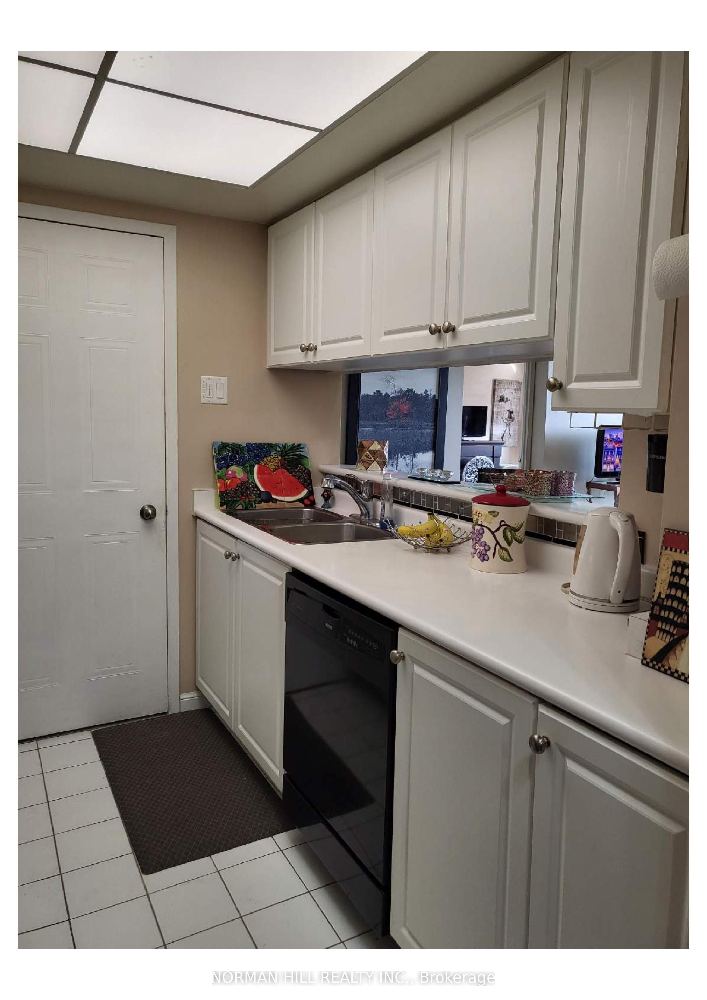 75 Ellen Street #1111