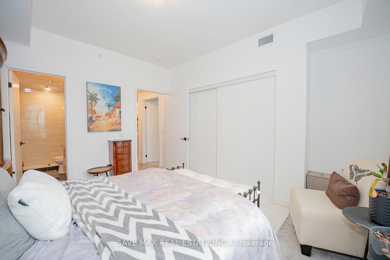 5 Chef Lane #101