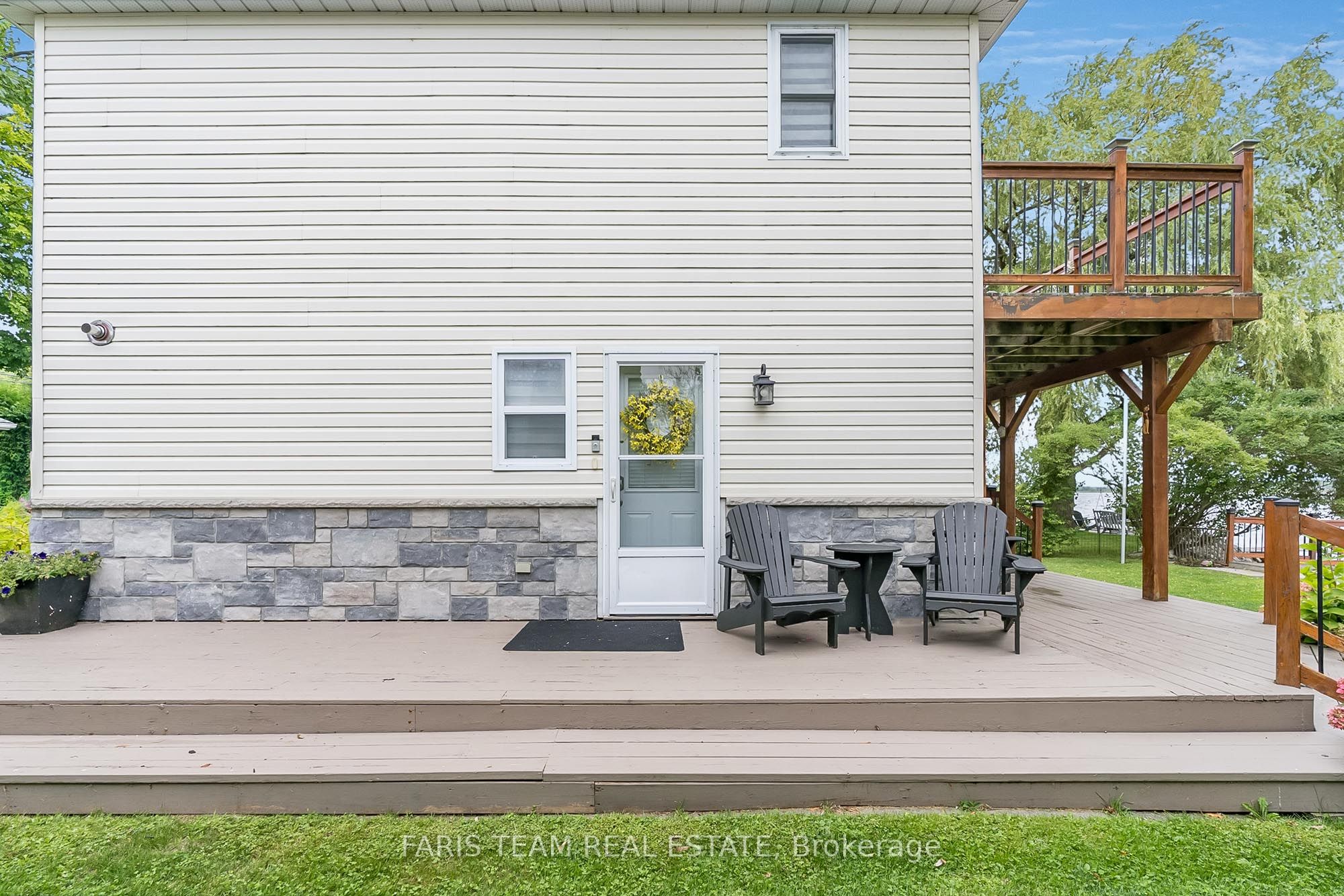 282 Robins Point Road