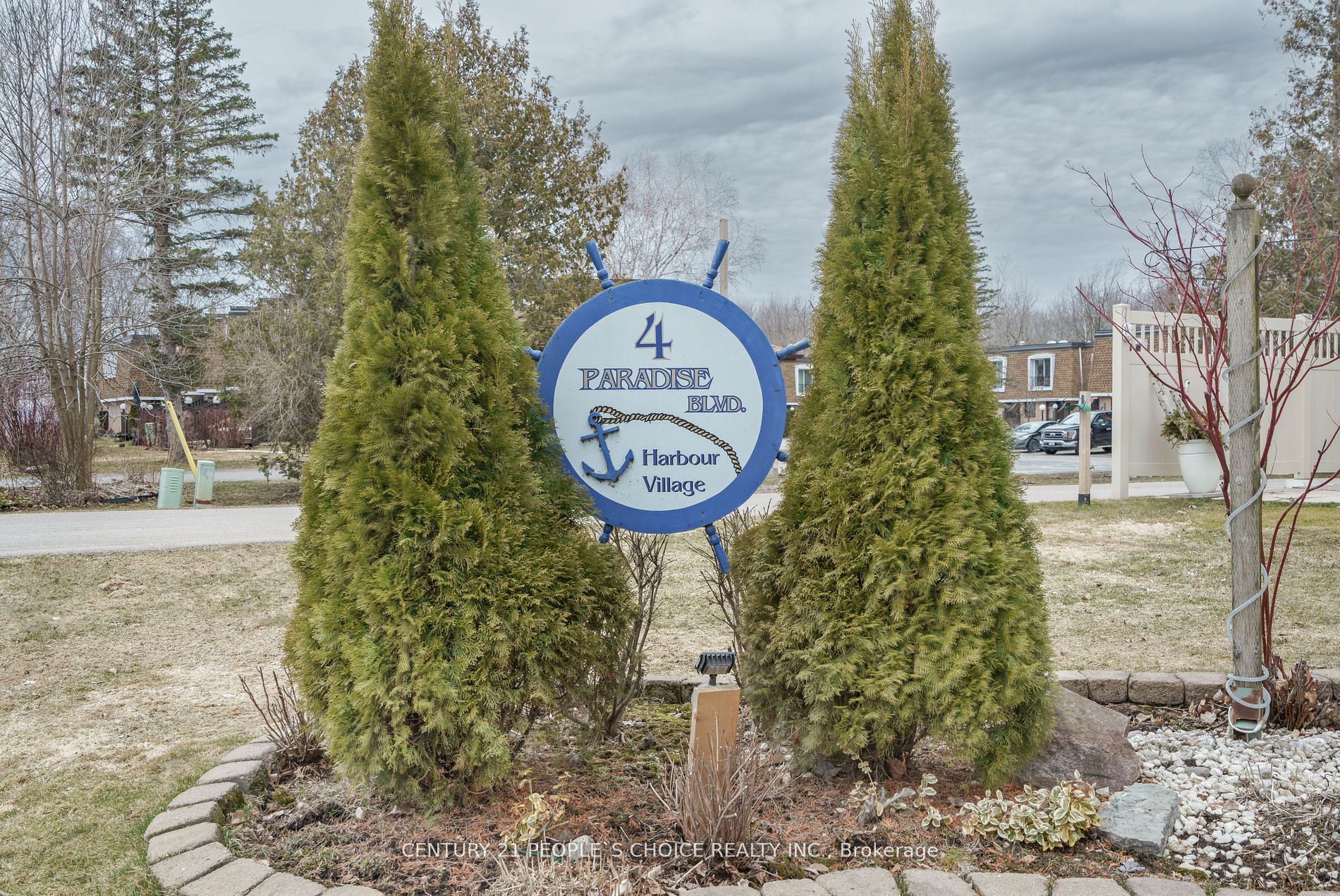 4 Paradise Boulevard #3