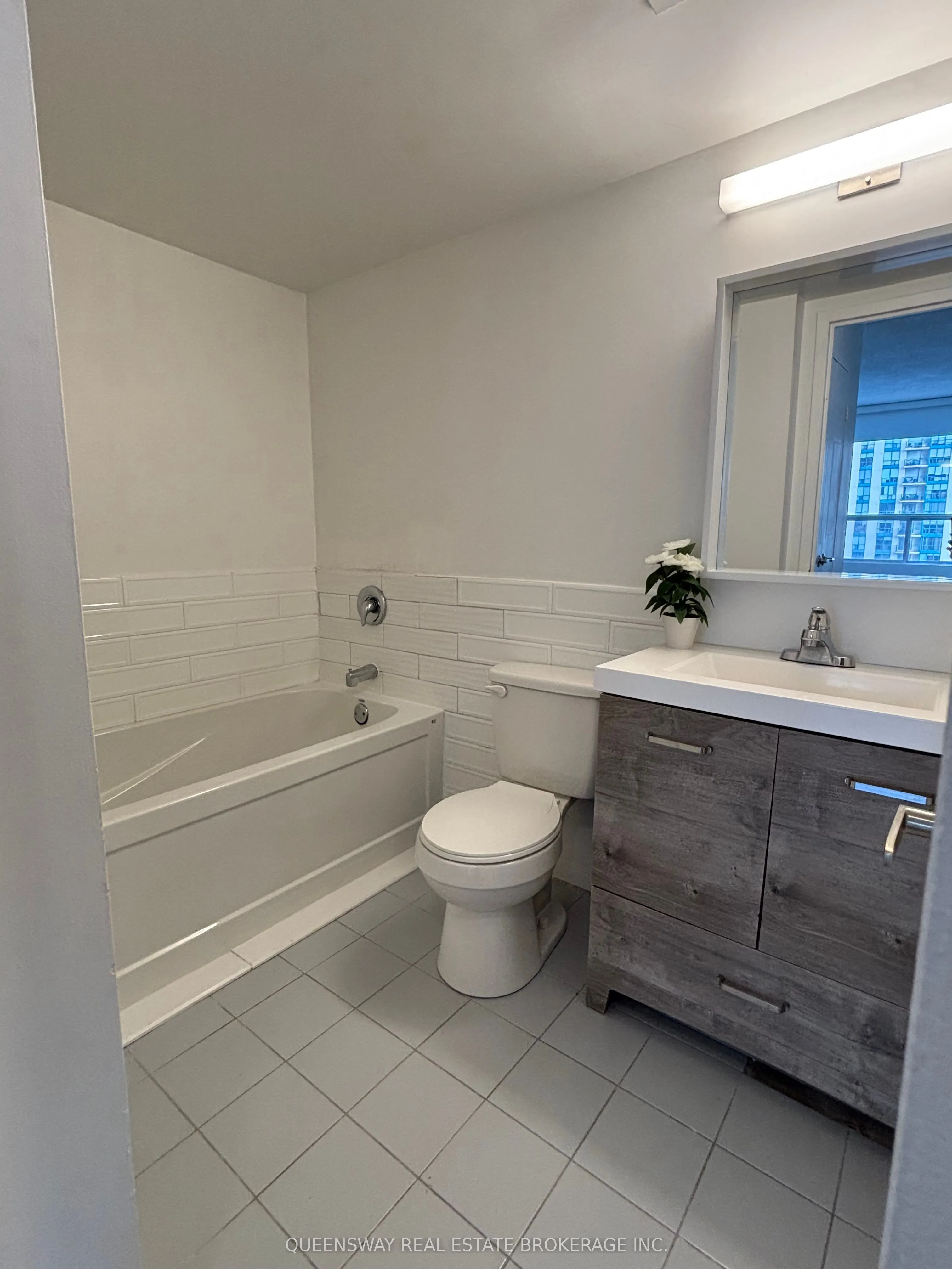 75 Ellen Street, #904