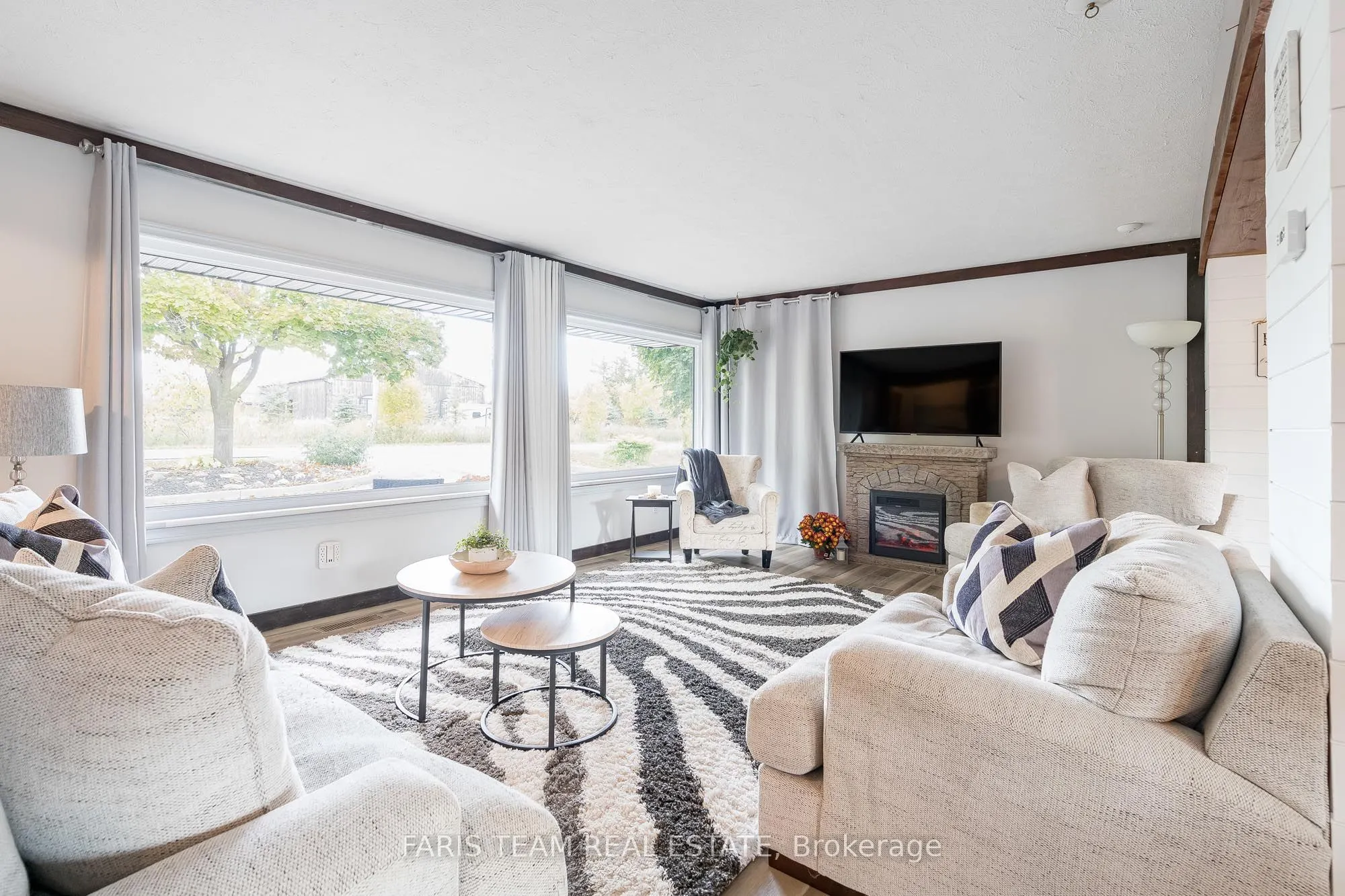 2447 Ridge Road W
