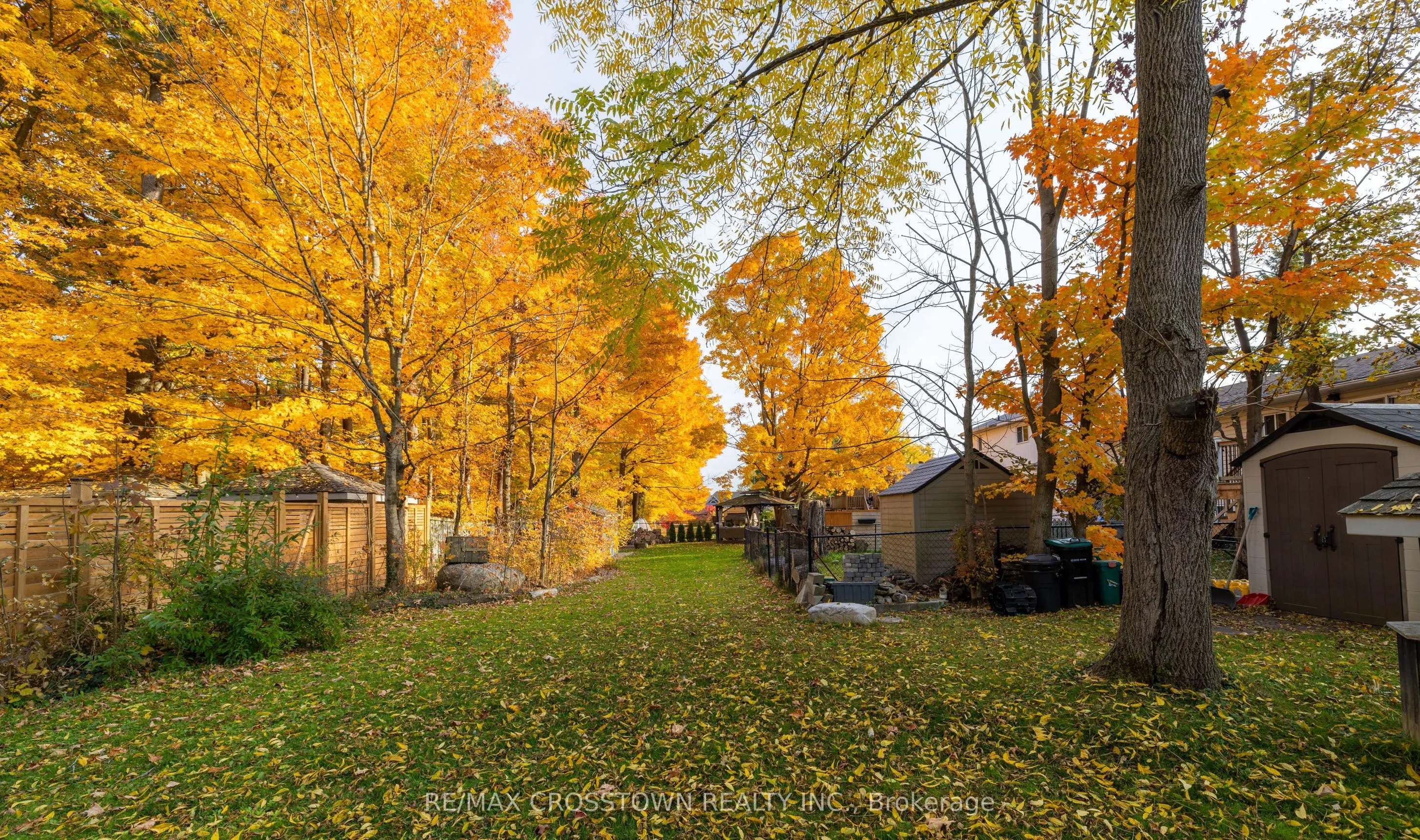 47 Lakeshore Road W