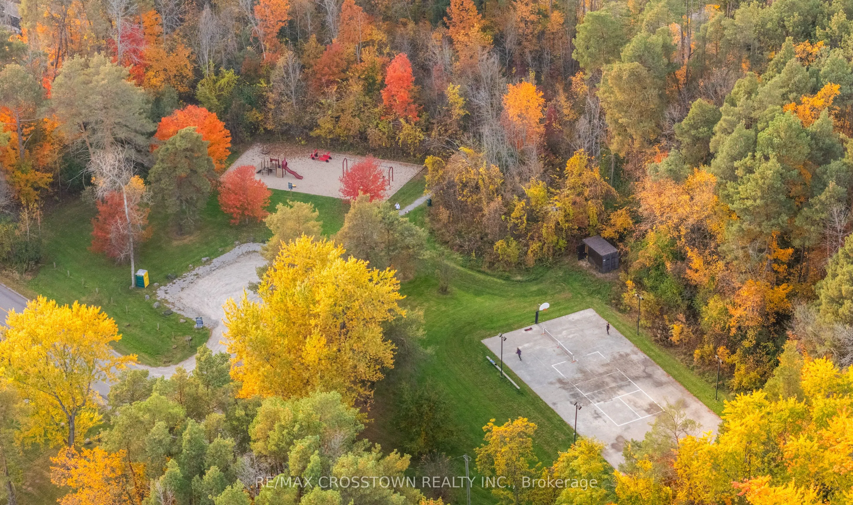 47 Lakeshore Road W