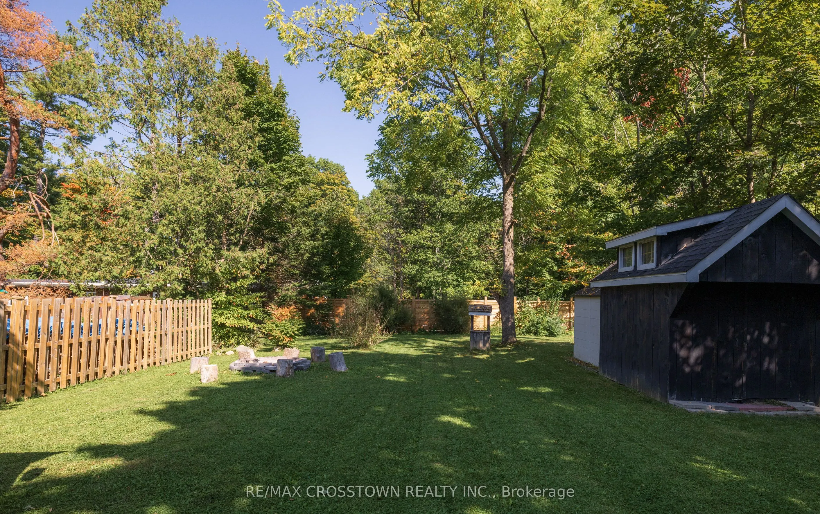 47 Lakeshore Road W