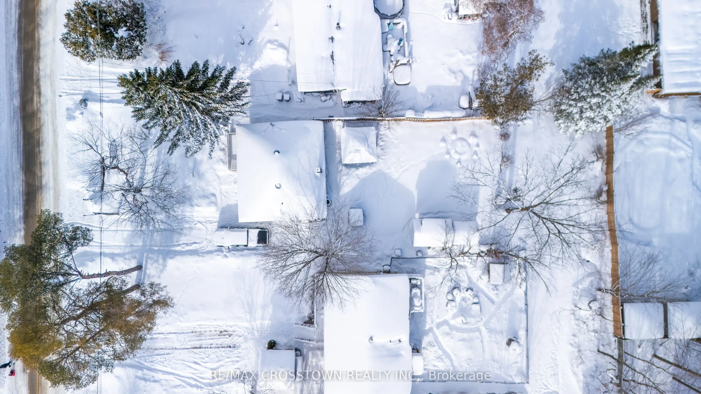 47 Lakeshore Road W