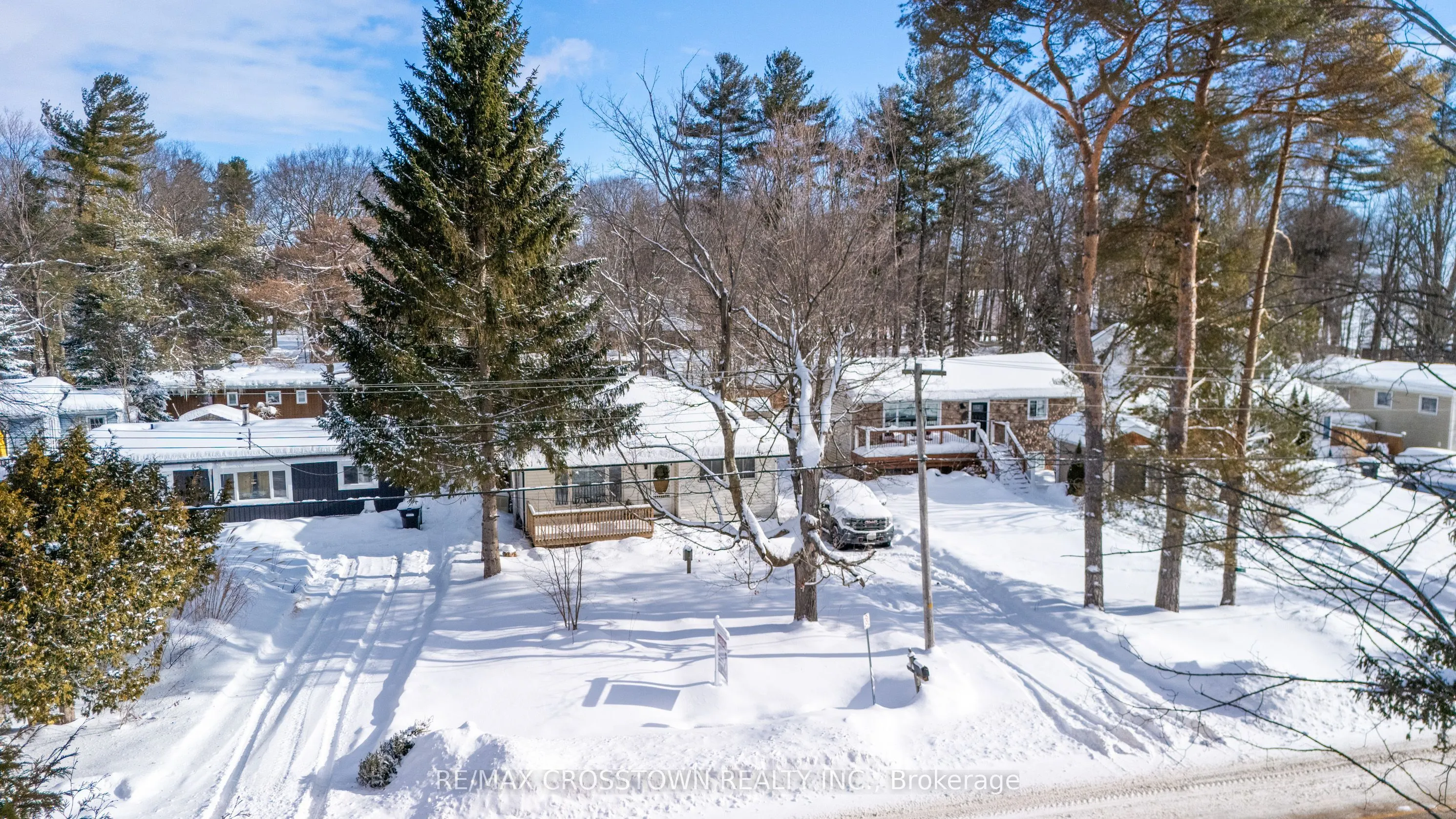 47 Lakeshore Road W