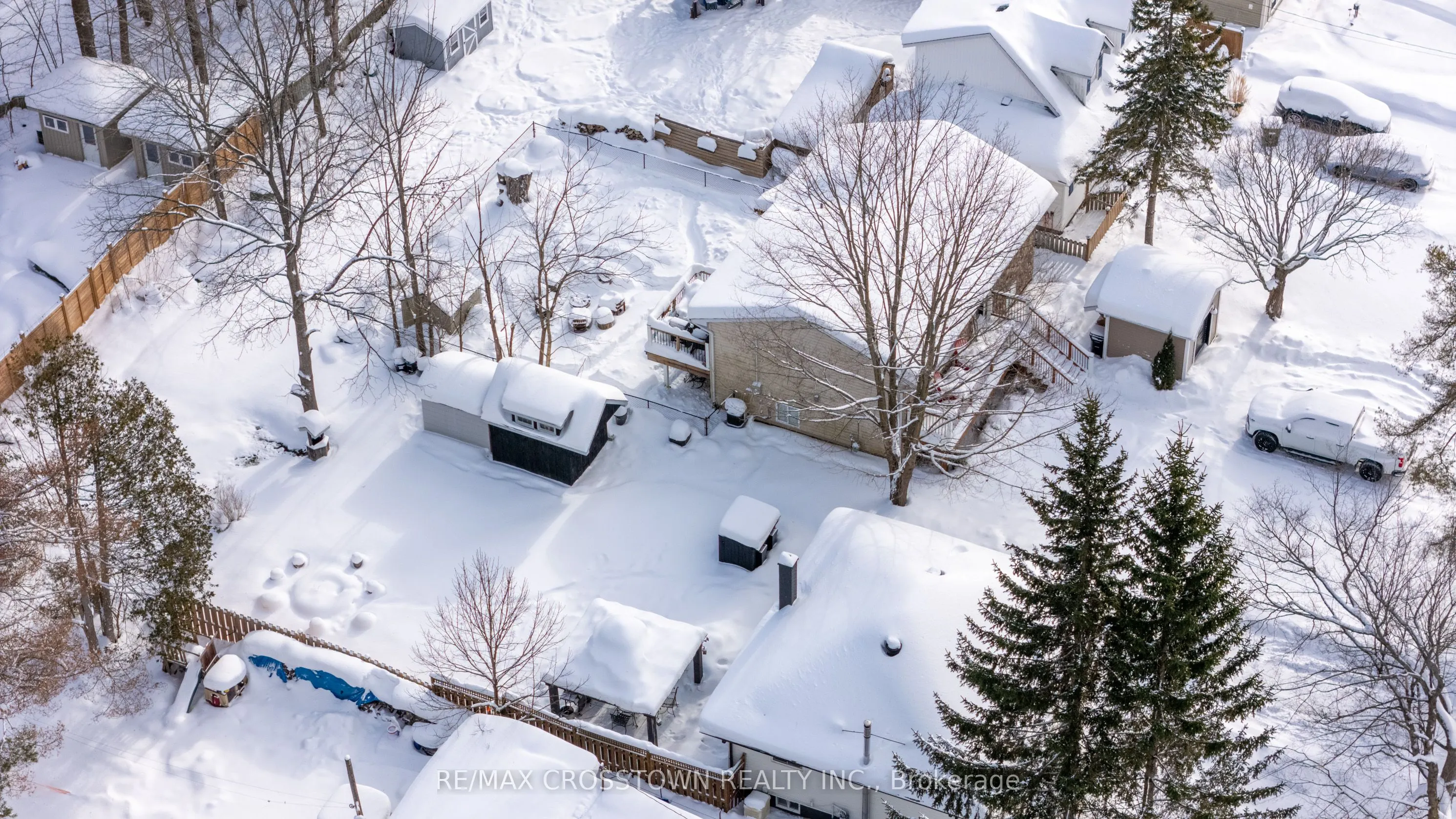 47 Lakeshore Road W