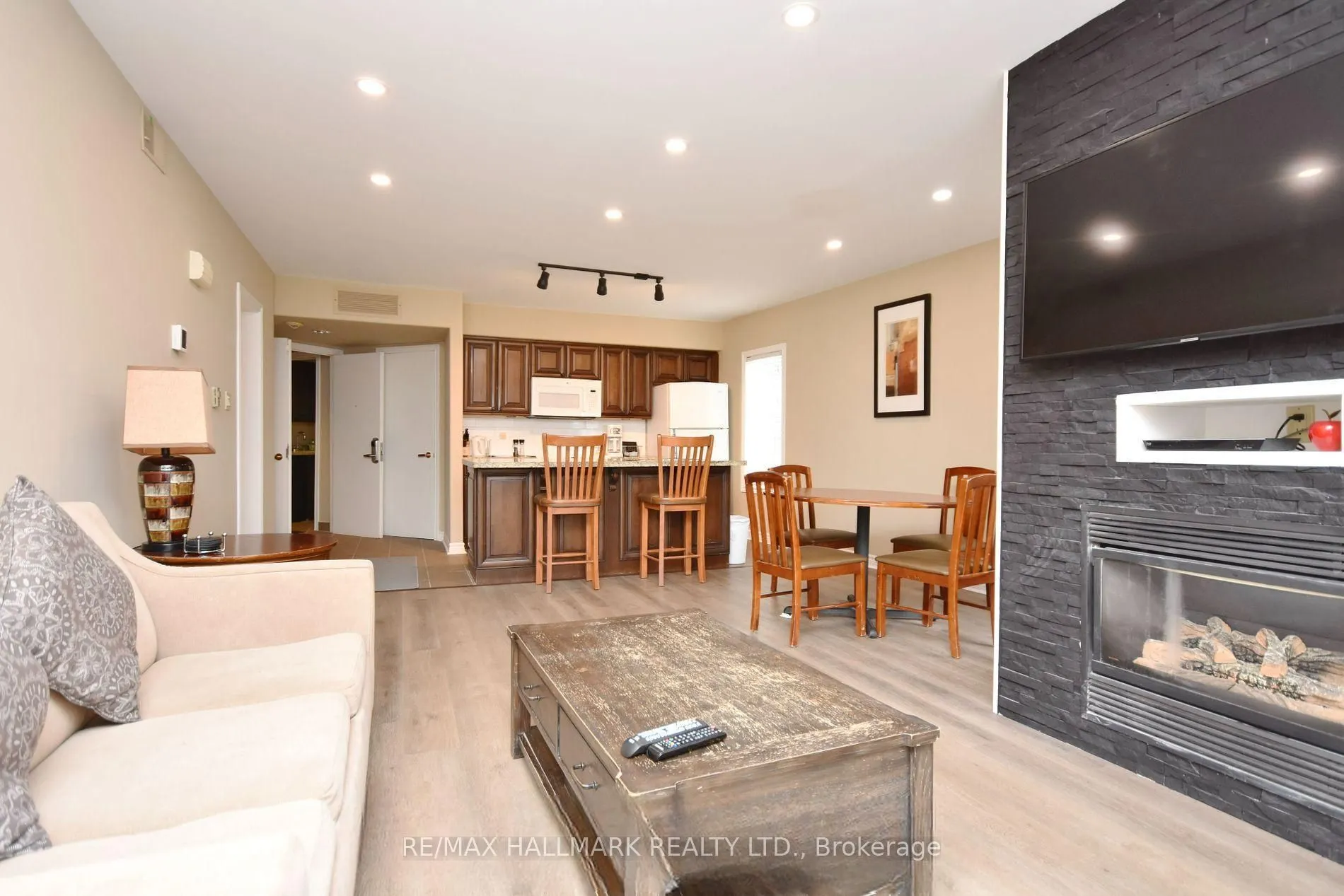 90 Highland Drive #2014/15