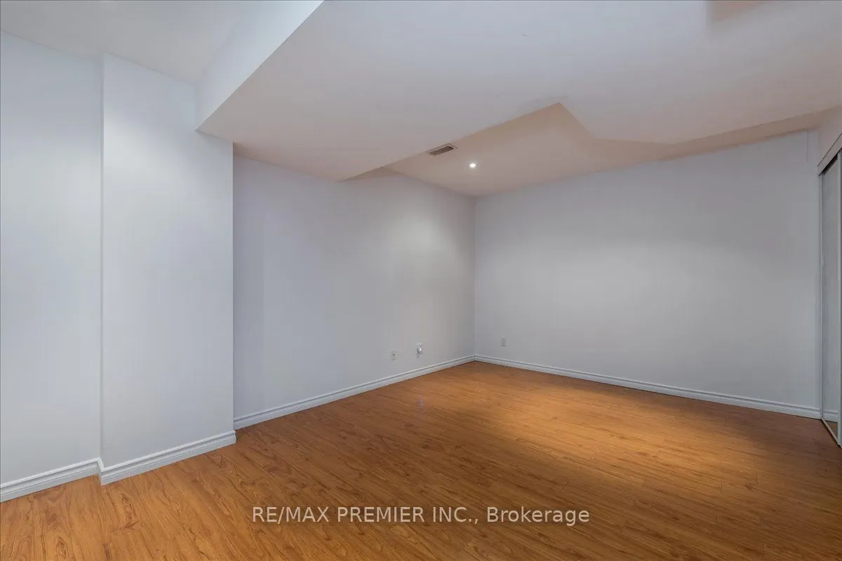 75 Prince William Way #6