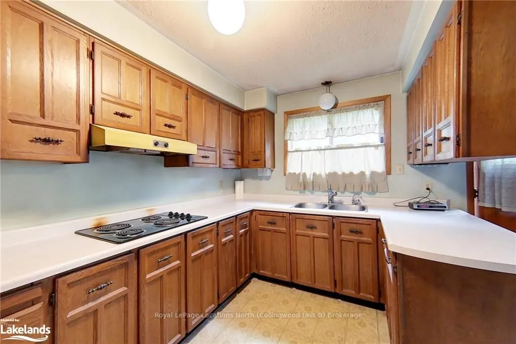 828 OXBOW PARK Drive