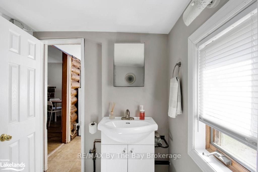 125 RIVER Road E