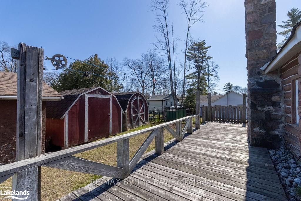 125 RIVER Road E
