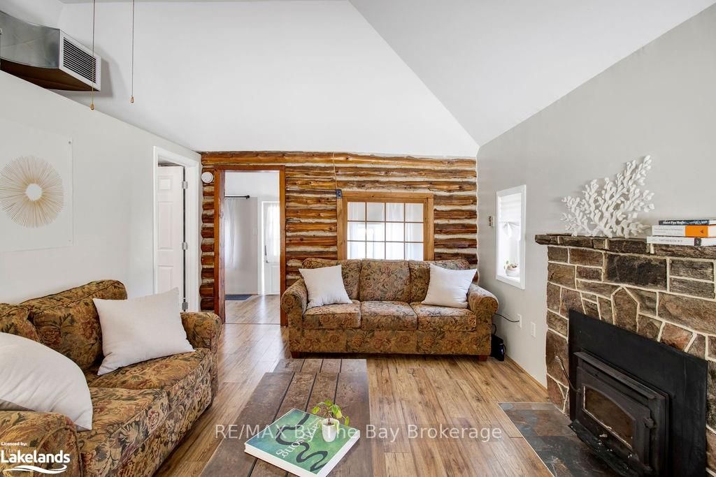 125 RIVER Road E