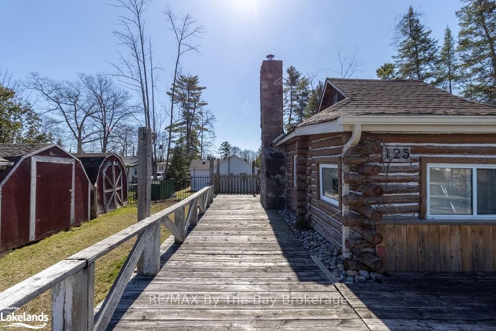 125 RIVER Road E