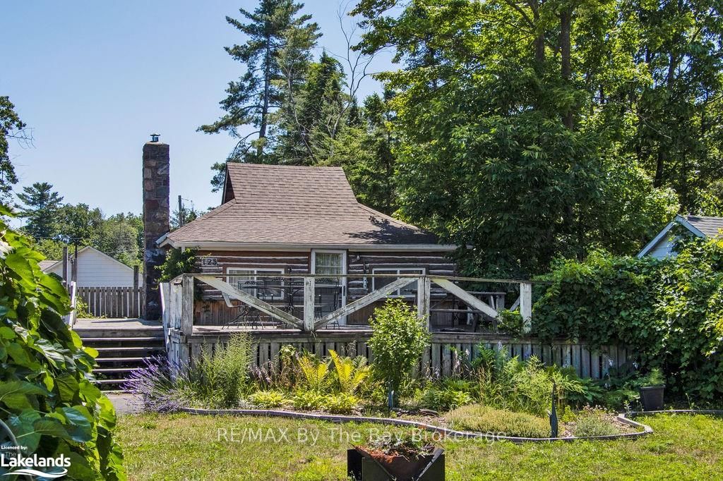 125 RIVER Road E