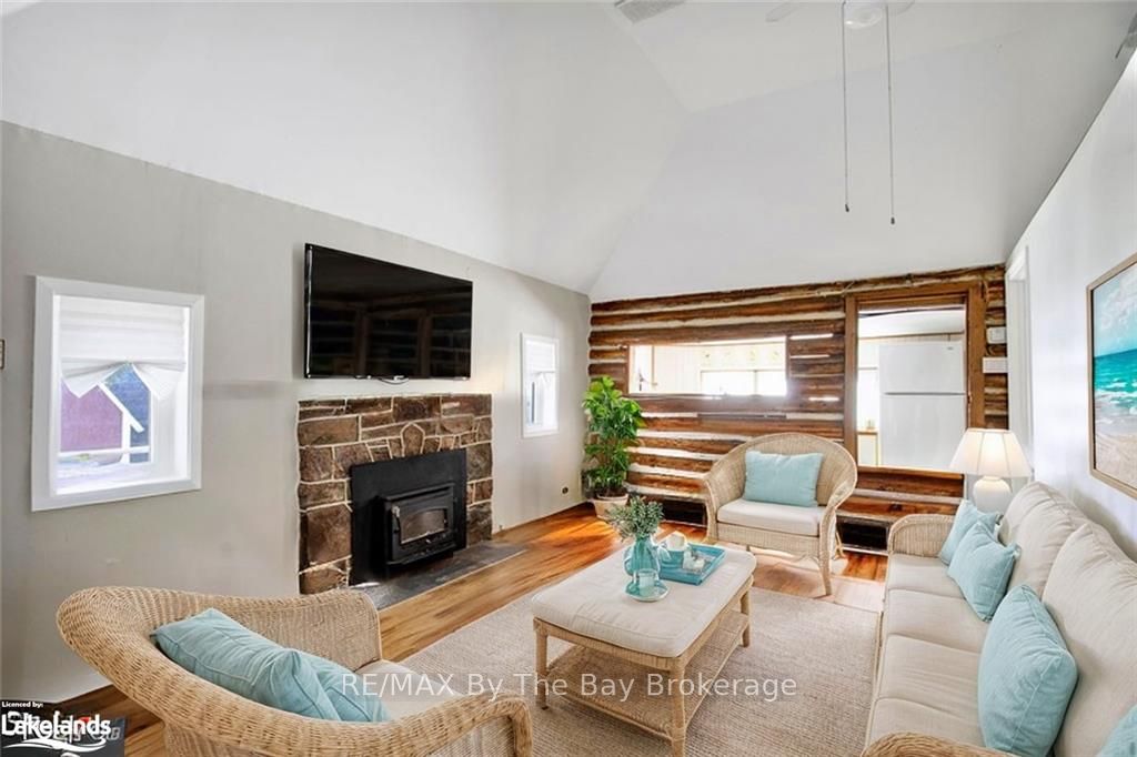 125 RIVER Road E