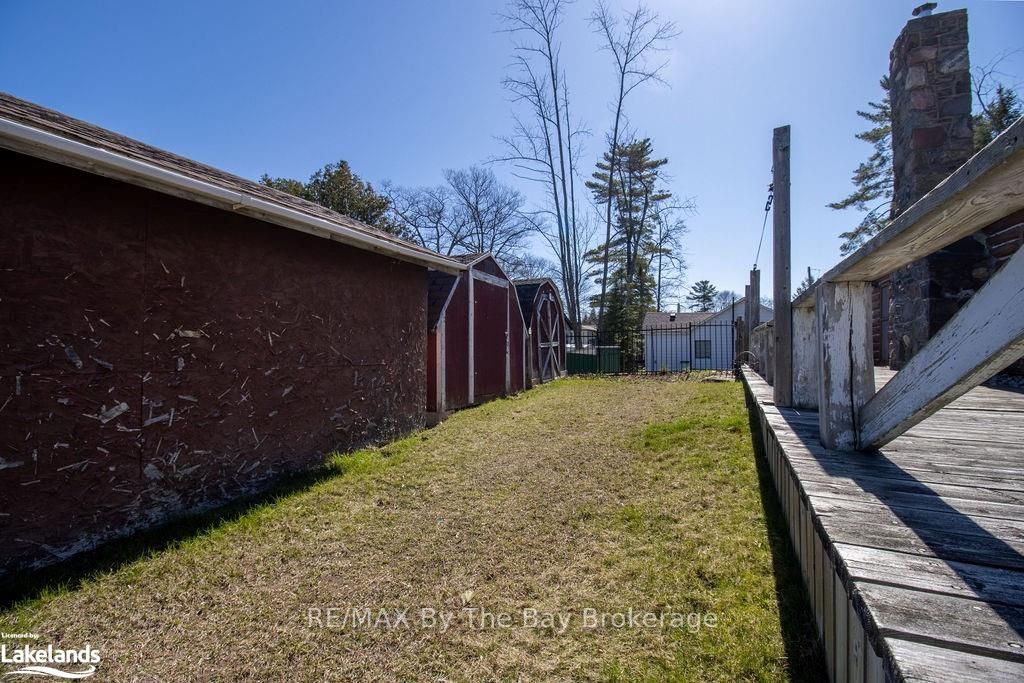 125 RIVER Road E