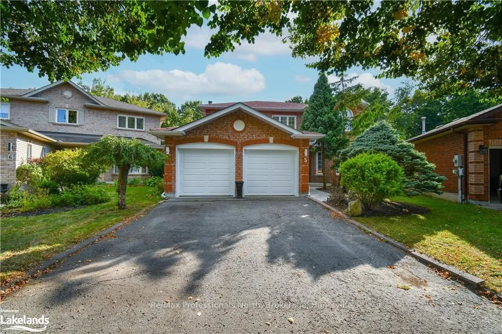 5 MCCUTCHEON Court