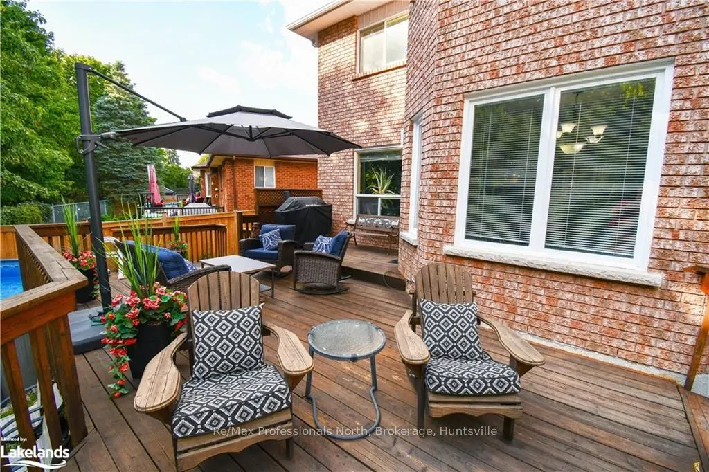 5 MCCUTCHEON Court