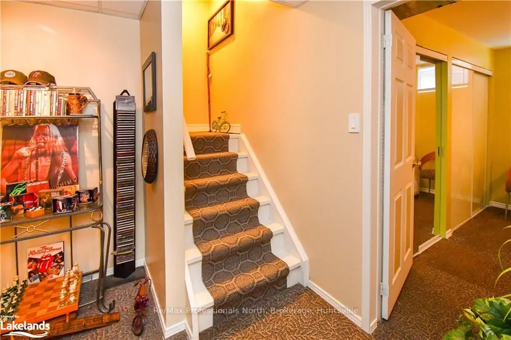 5 MCCUTCHEON Court