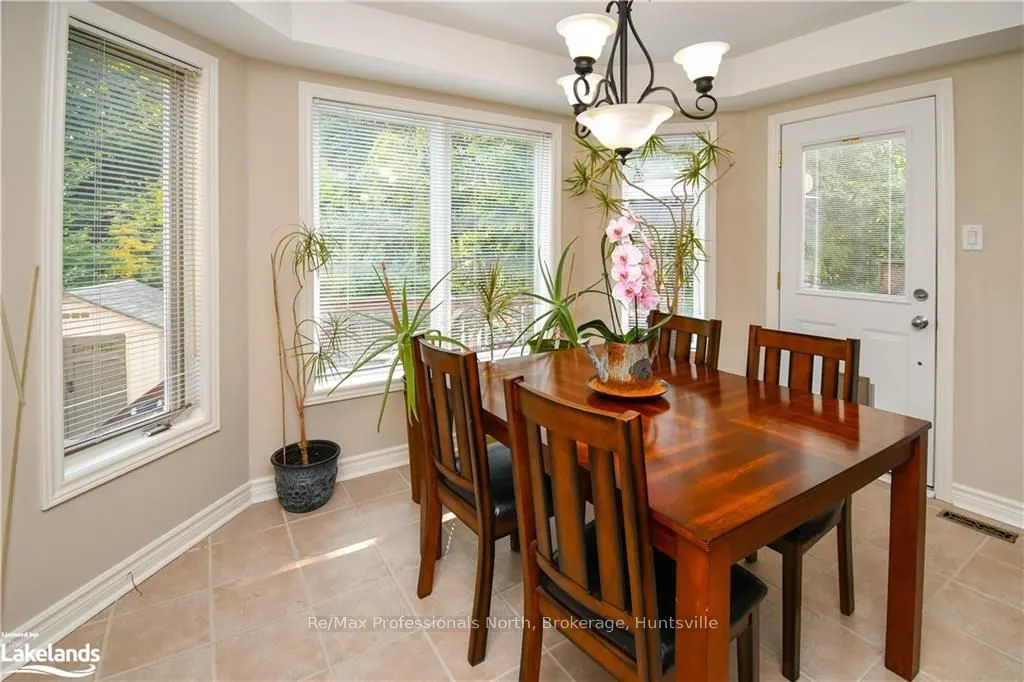 5 MCCUTCHEON Court
