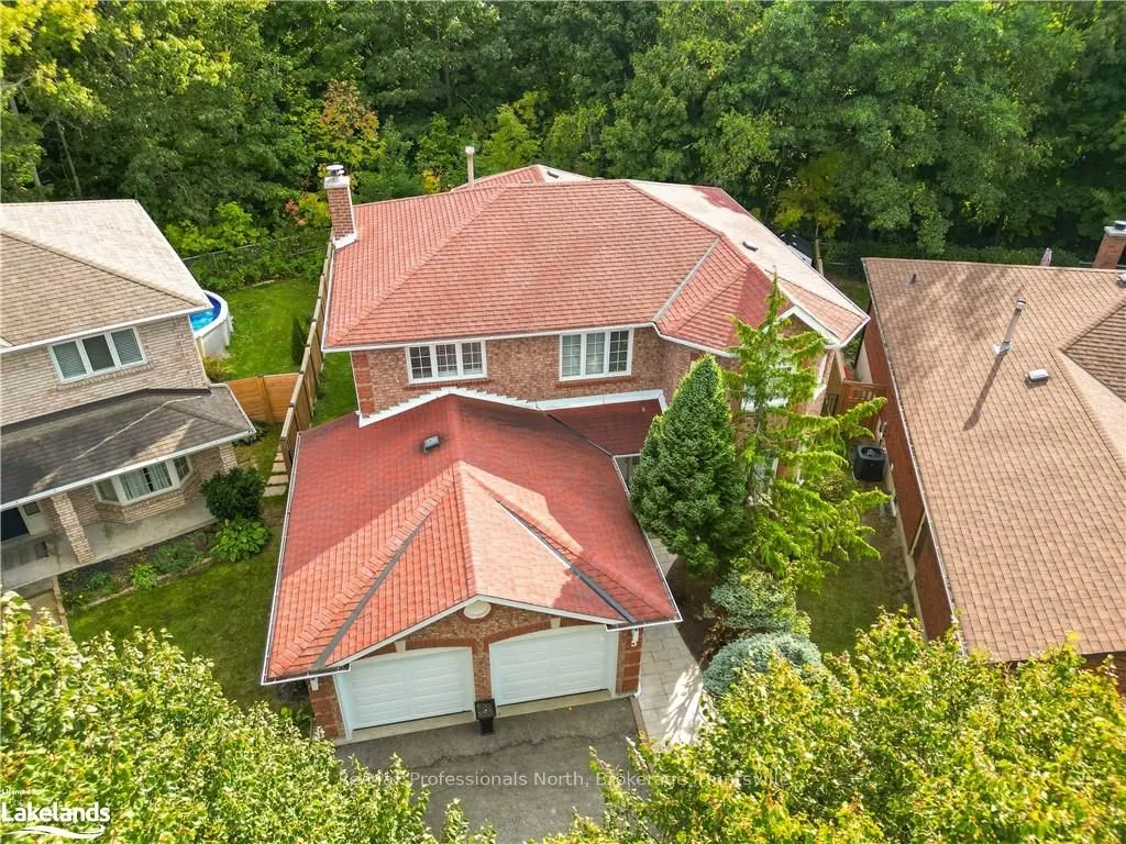5 MCCUTCHEON Court