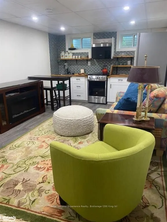 19 JANE Crescent, #Basement