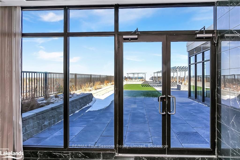1 HUME Street #402