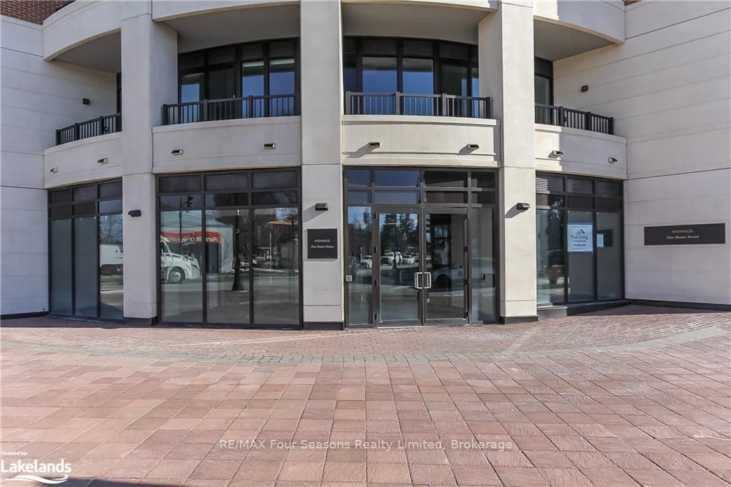 1 HUME Street #402