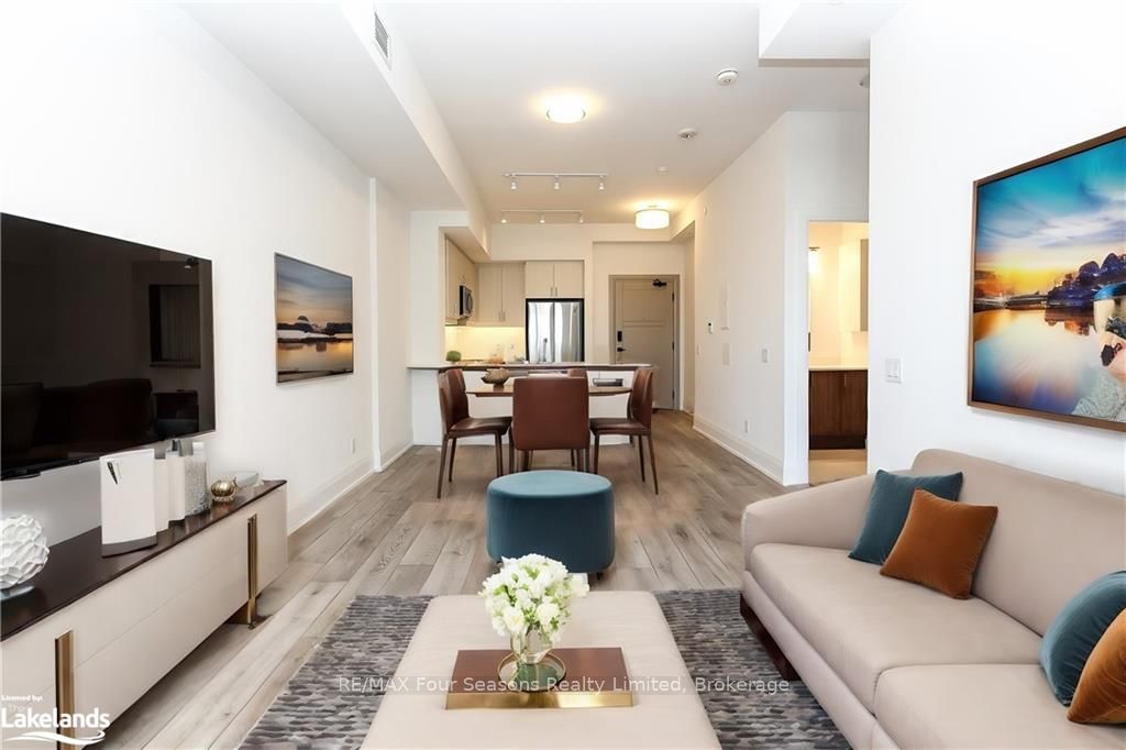 1 HUME Street #402