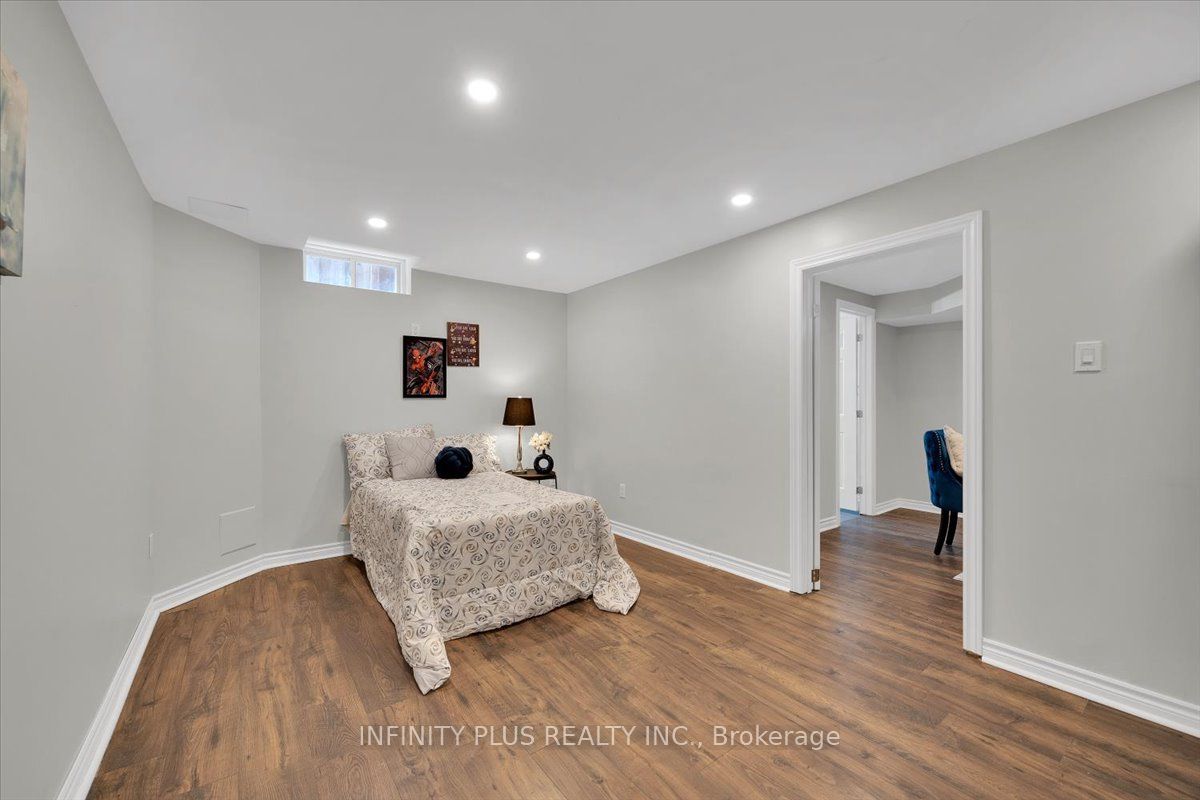 10 Sandalwood Court
