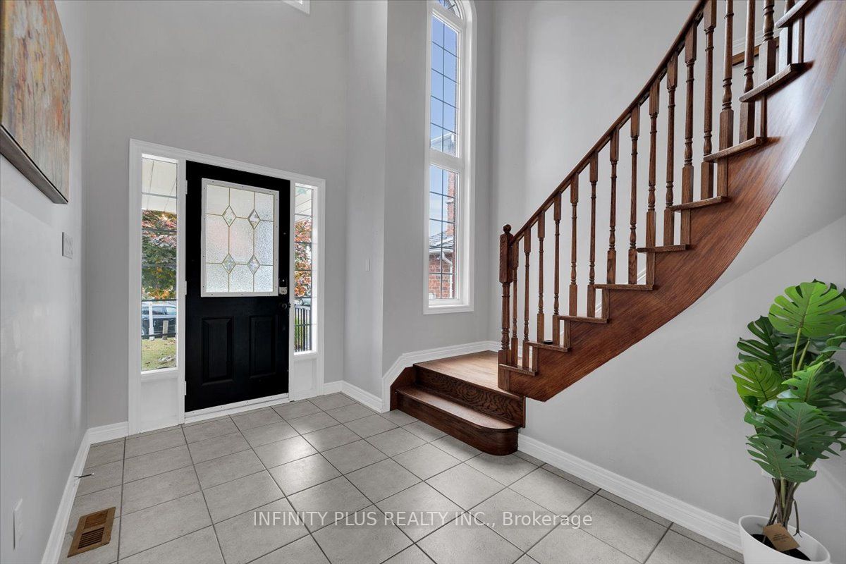 10 Sandalwood Court