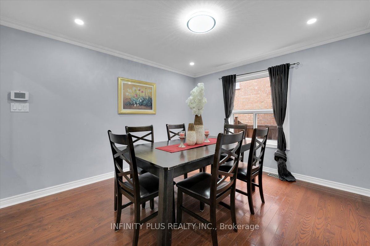 10 Sandalwood Court