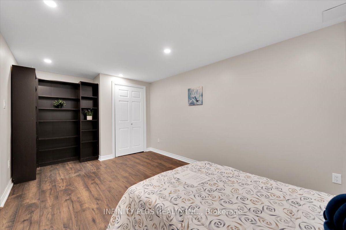 10 Sandalwood Court