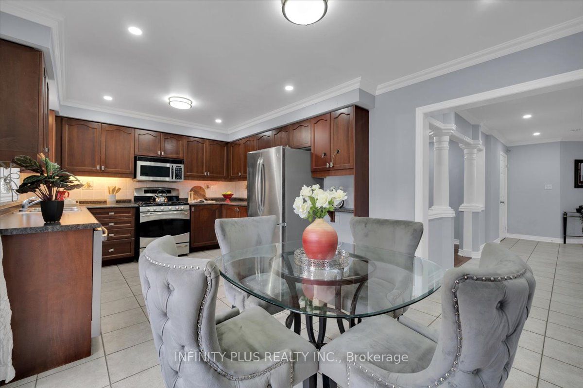 10 Sandalwood Court