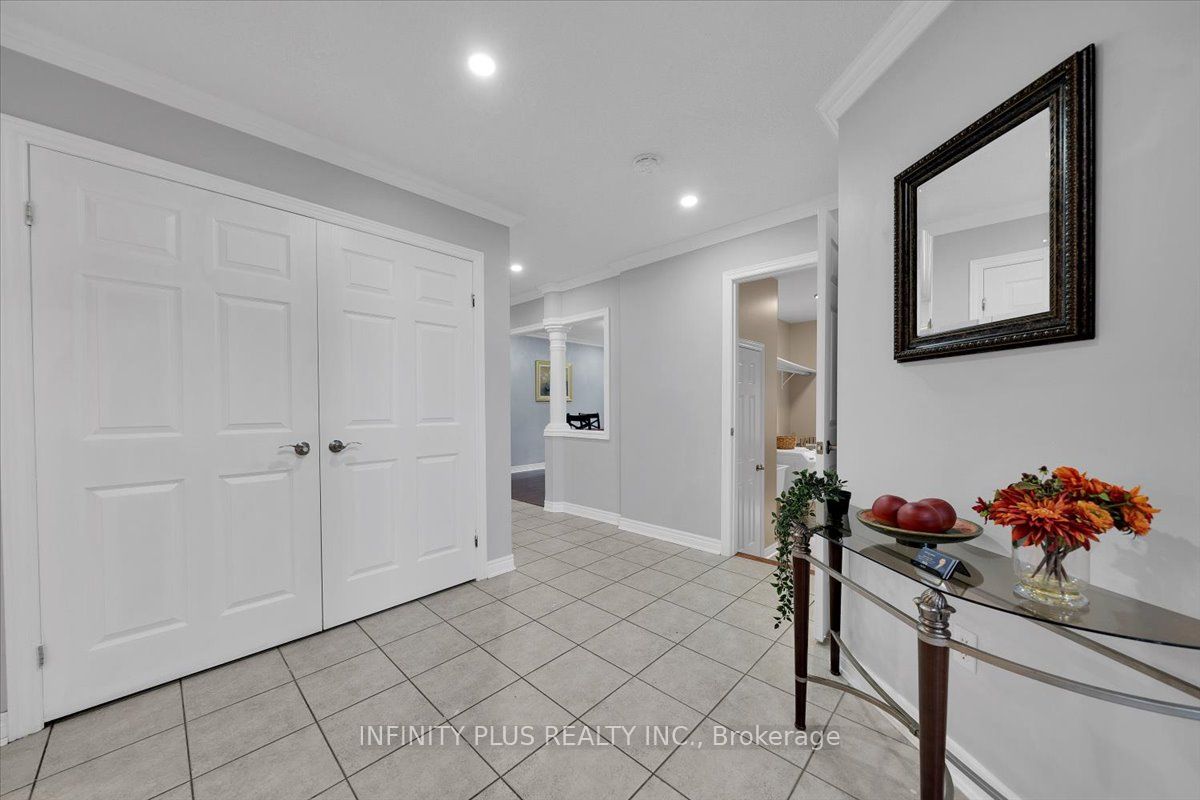 10 Sandalwood Court