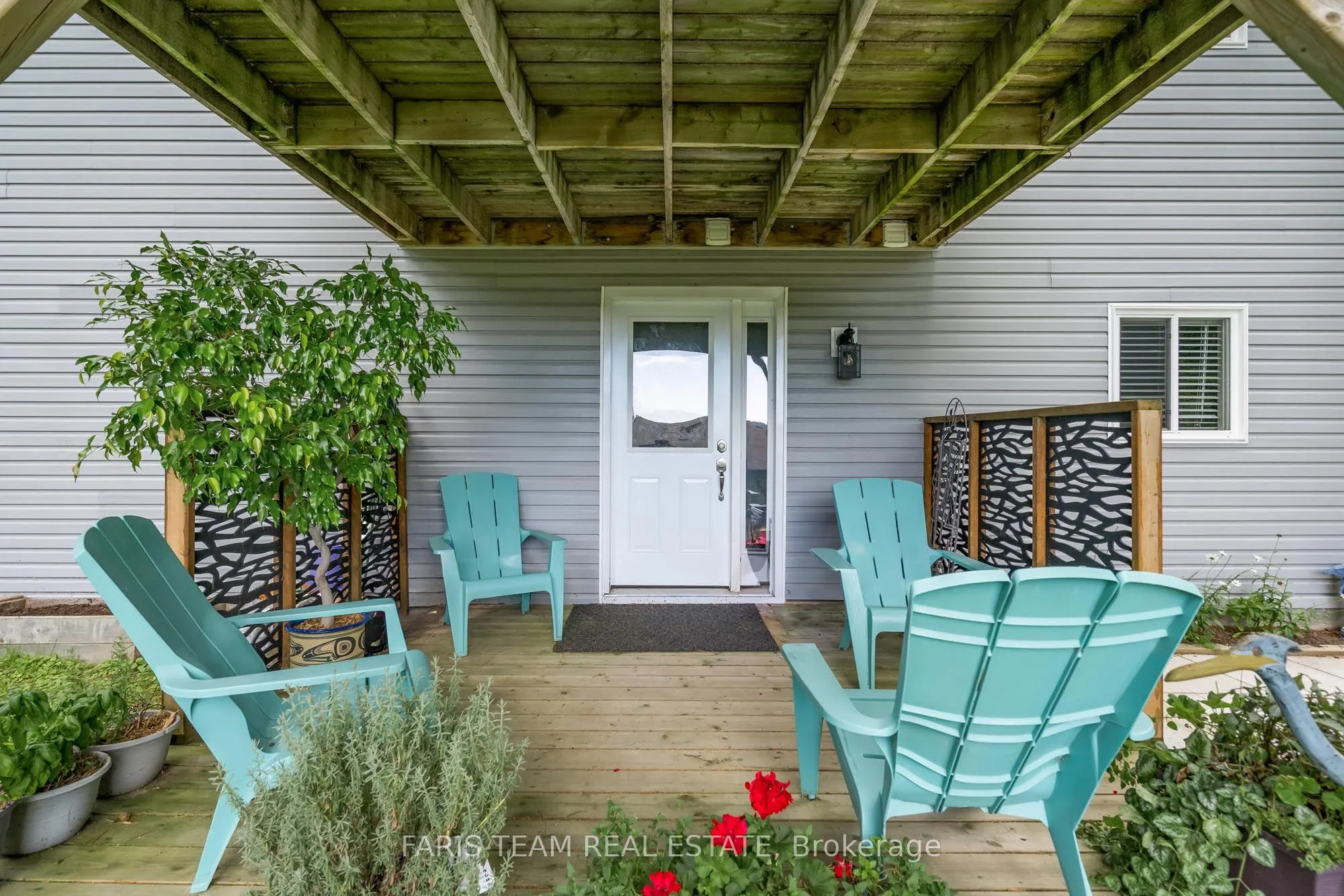 10 Clarence Avenue